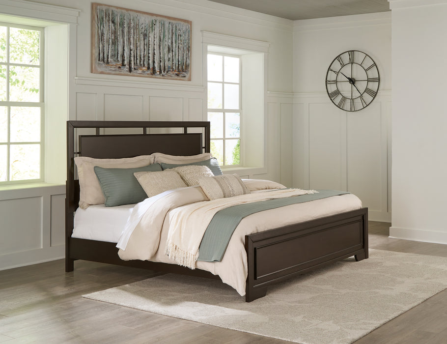 Covetown Queen Panel Bed with Dresser