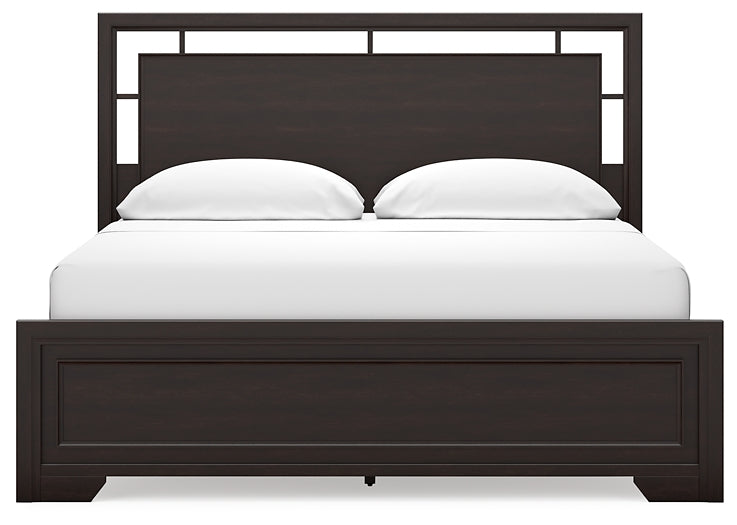 Covetown California King Panel Bed with Dresser